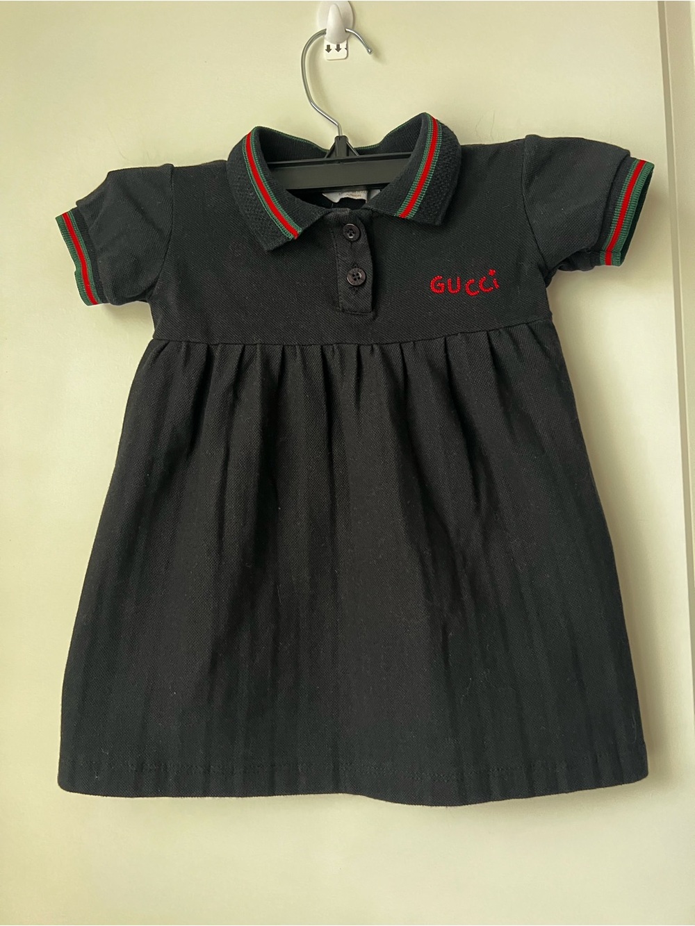 Gucci Black Polo-Style Girls Dress with Red Logo and Green-Red Trim